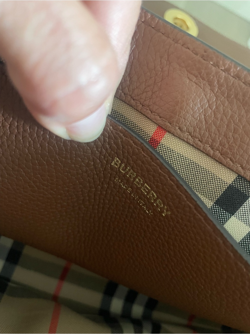 Burberry
Note Crossbody Bag Leather with Vintage Check Canvas Medium - Picture 7 of 12